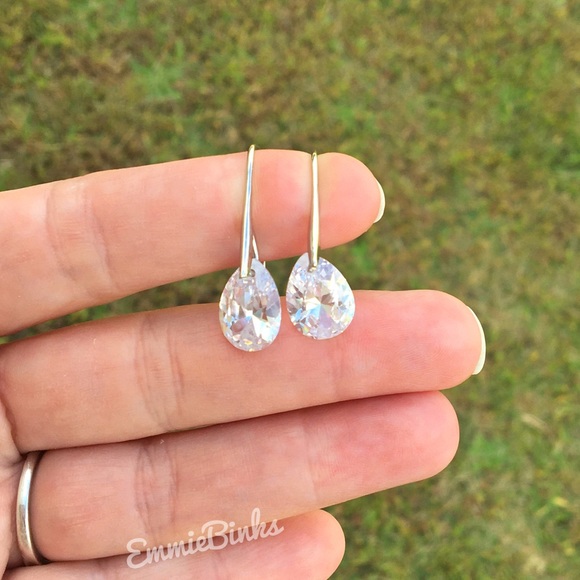 New Beautiful Classic Teardrop Crystal Drop Dangle Earrings - Bridal Formal Date - Picture 2 of 16